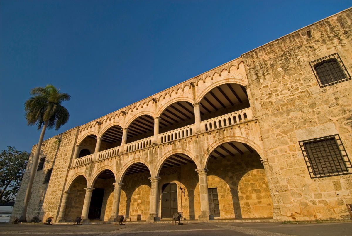 Faro a Colón en Santo Domingo Este